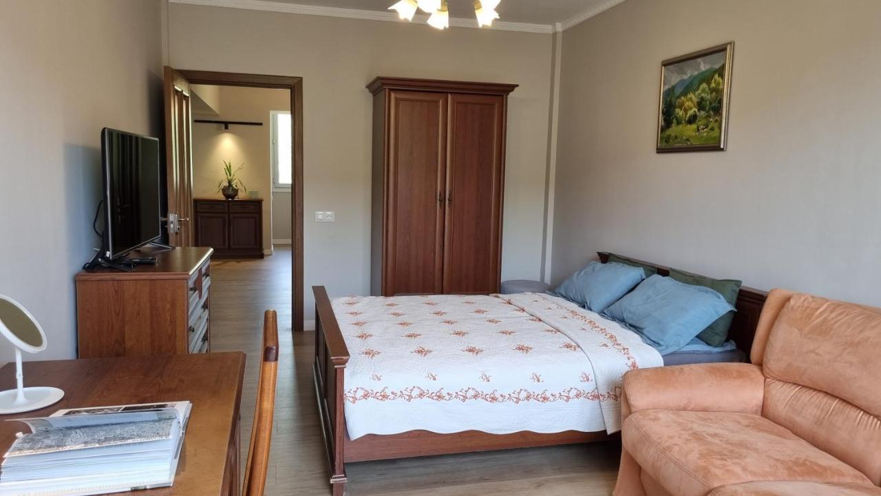 Almaty Apartment 76 Luaran gambar